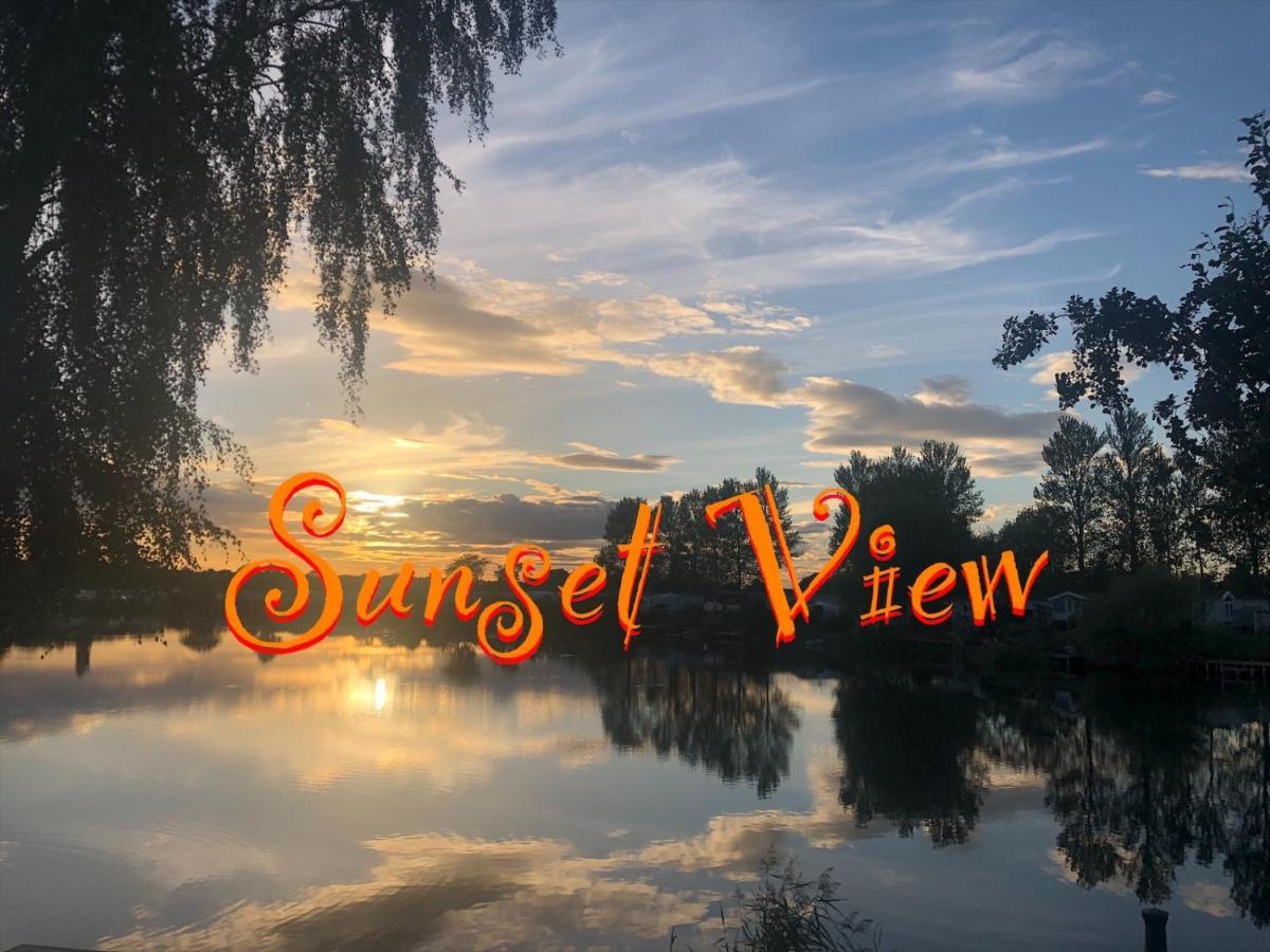 Tattershall Lakes Sunset View Caravan Lakeside, Hot Tub, Garden, Private Fishing Peg & Wifi Exterior foto