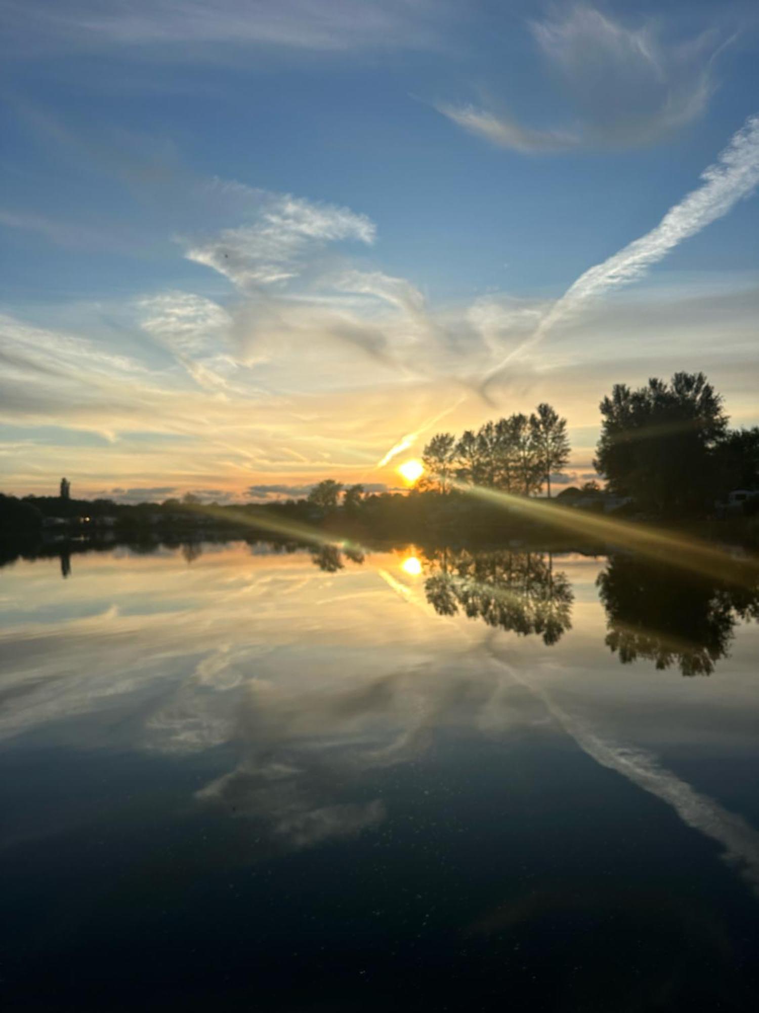 Tattershall Lakes Sunset View Caravan Lakeside, Hot Tub, Garden, Private Fishing Peg & Wifi Exterior foto