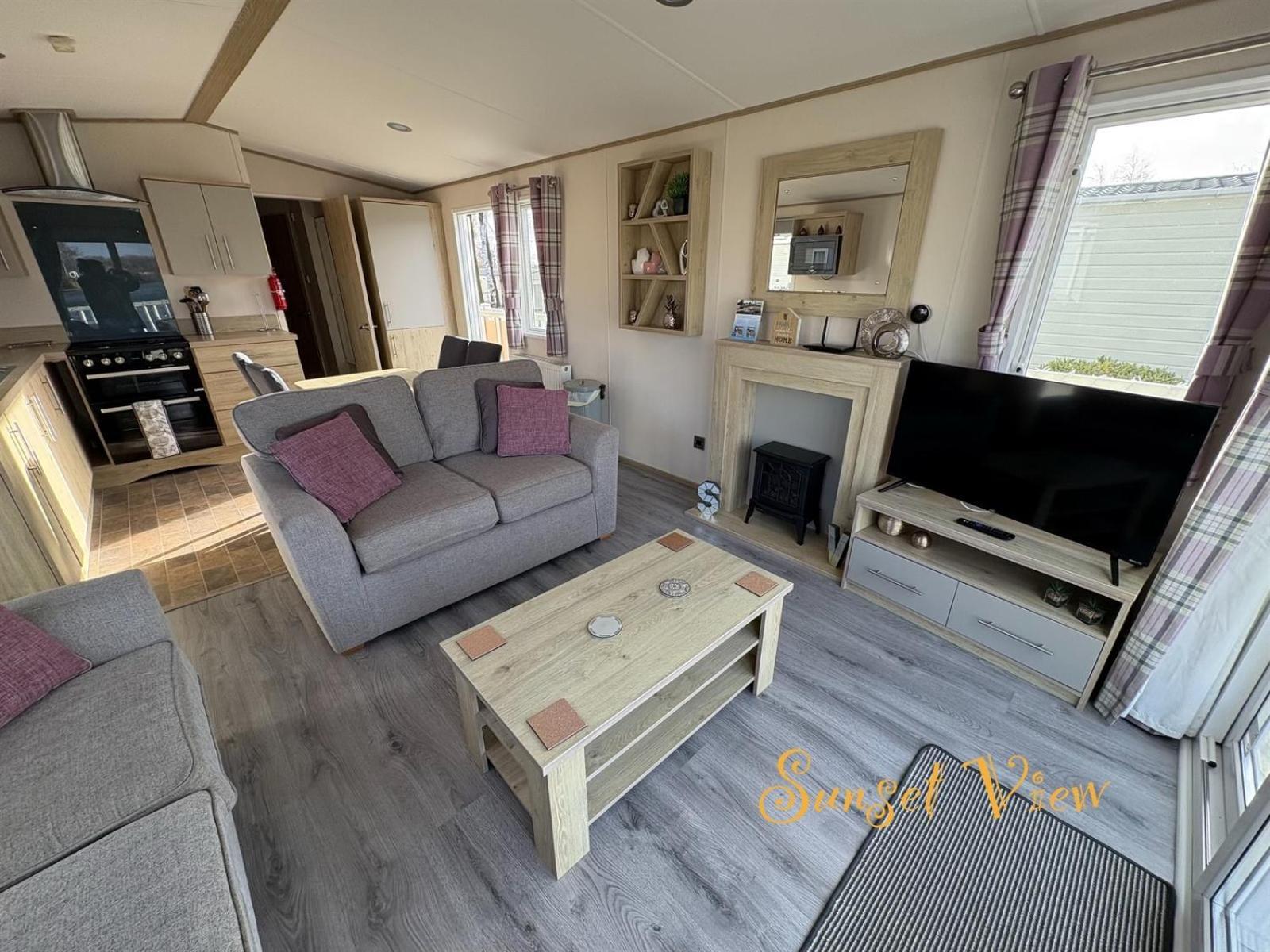 Tattershall Lakes Sunset View Caravan Lakeside, Hot Tub, Garden, Private Fishing Peg & Wifi Exterior foto